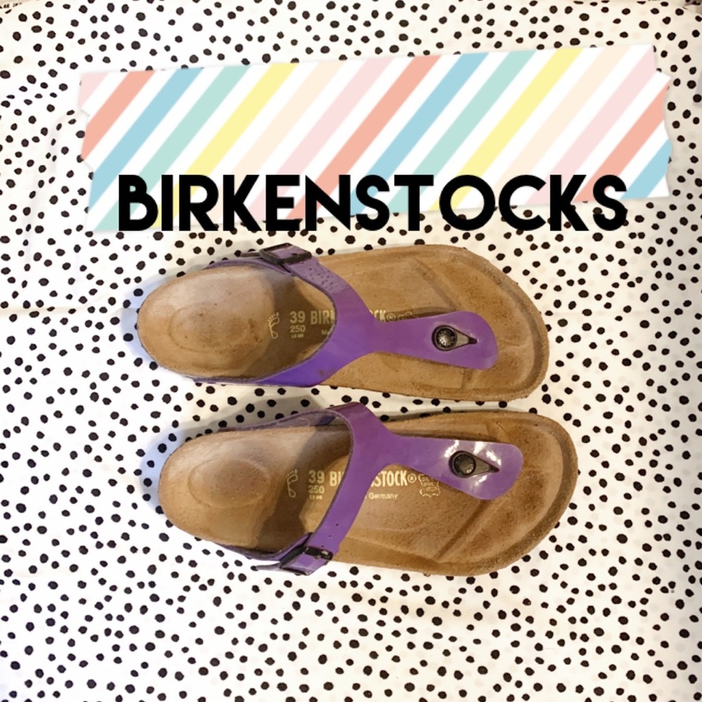 EUC Birkenstock Gizeh in Purple Patent